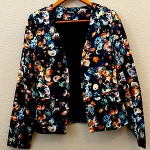 Floral blazer! Size 10 women’s! Add a pop of color to any outfit.